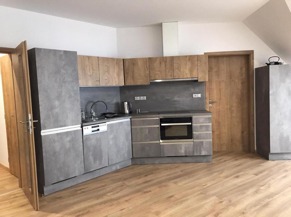 Appartamento Apartmán T5 Vrchlabí Esterno foto