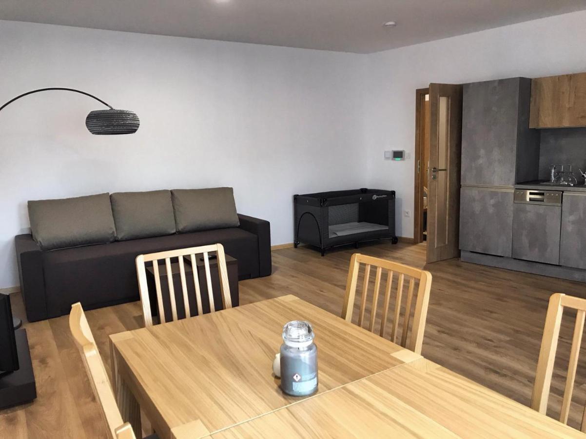 Appartamento Apartmán T5 Vrchlabí Esterno foto